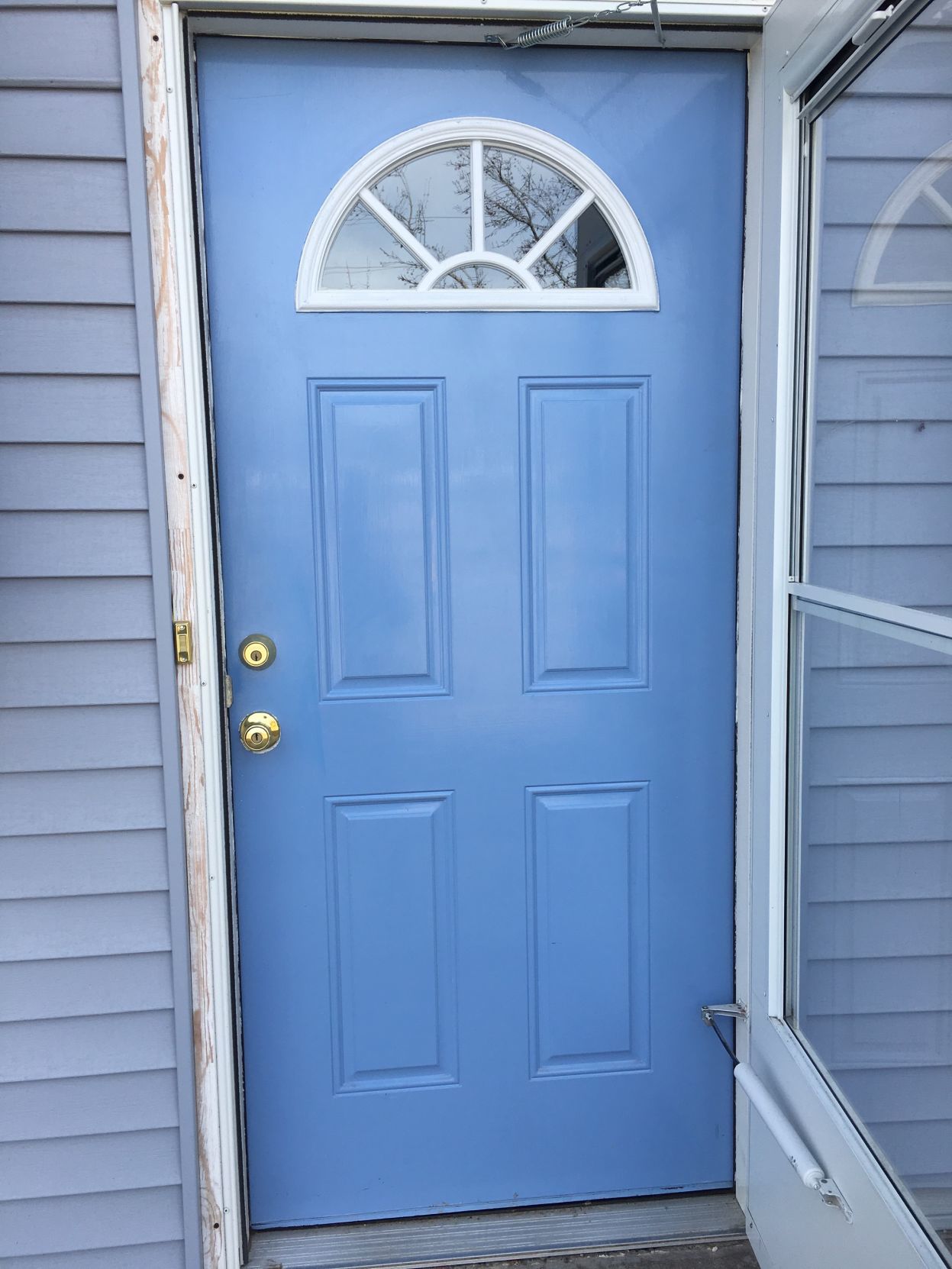blue door